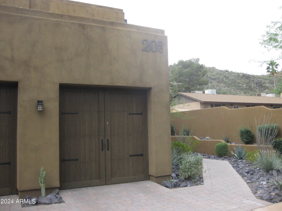 36600 N Cave Creek Rd in Cave Creek, AZ - Building Photo