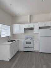 314 N Market St, Unit 5 in Inglewood, CA - Foto de edificio - Building Photo