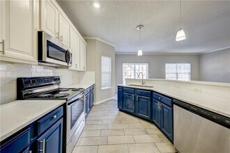 9206 Boehm Dr in Lenexa, KS - Building Photo - Building Photo