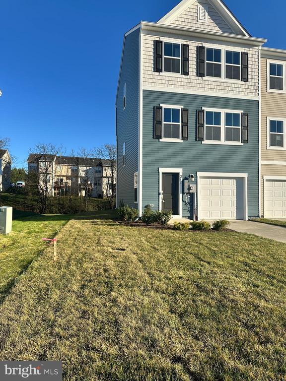 property at 211 Cooperage Rd