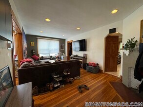 27 S Crescent Circuit in Boston, MA - Building Photo - Building Photo