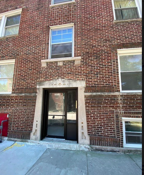 3353 W Sunnyside Ave in Chicago, IL - Building Photo