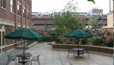 Schafer Hall in New York, NY - Foto de edificio - Building Photo