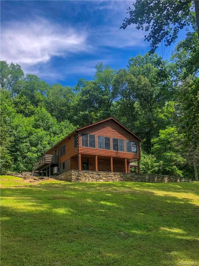 property at 559 Quaker Hill Rd