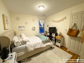 5 Oswald St in Boston, MA - Building Photo - Building Photo