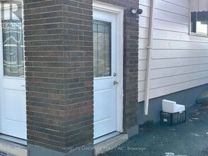 8 Ronaldshay Ave in Hamilton, ON - Building Photo - Building Photo