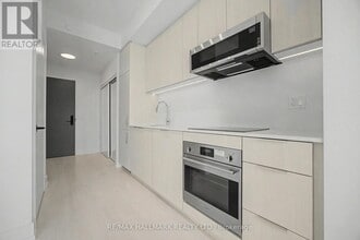 308 Jarvis St in Toronto, ON - Building Photo - Building Photo