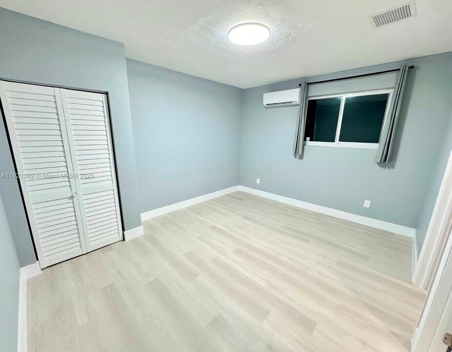 321 NW 93rd Ave in Pembroke Pines, FL - Building Photo