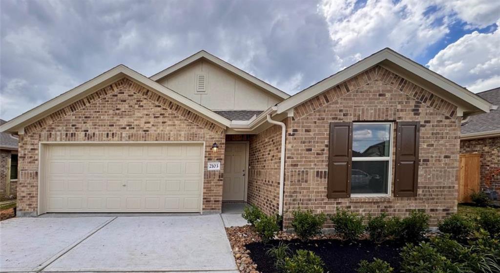 2103 Hyde Acrs St in League City, TX - Building Photo