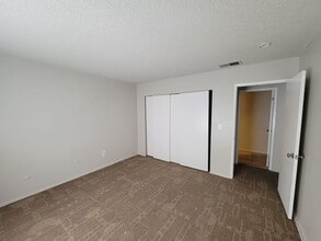 1725 W Olive Ave in El Centro, CA - Building Photo - Building Photo
