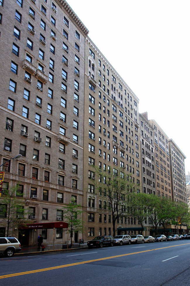 315 W 86th St in New York, NY - Foto de edificio - Building Photo