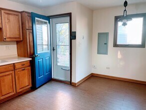 2110 Swan Ln in Rolling Meadows, IL - Building Photo - Building Photo