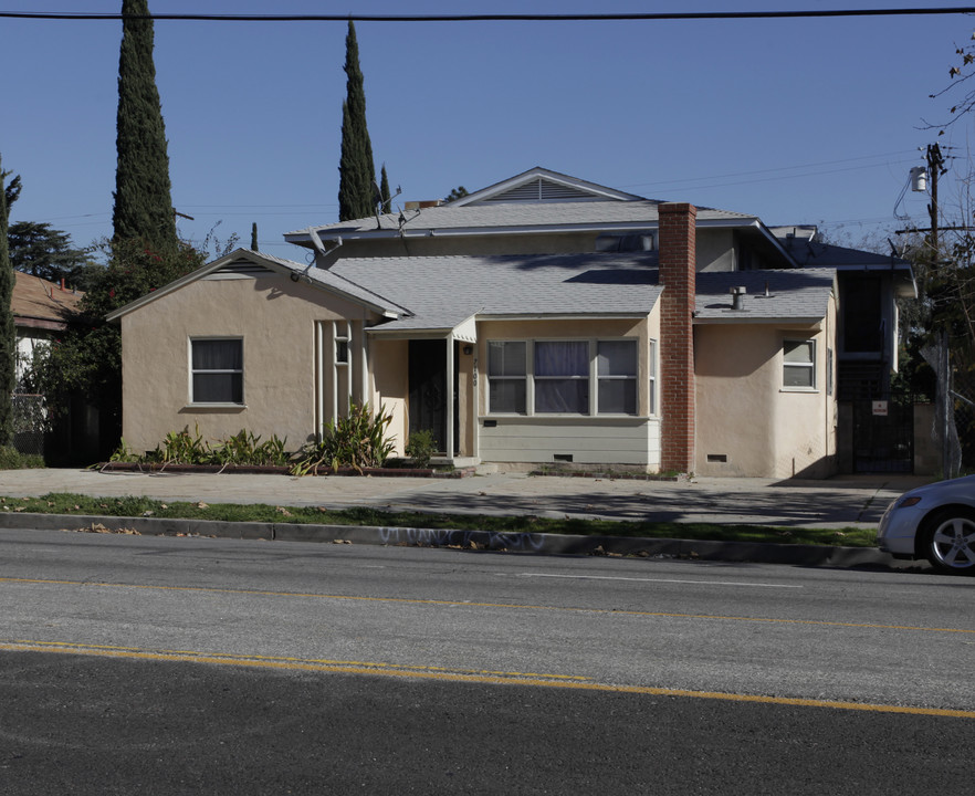 7100 Coldwater Canyon Ave in North Hollywood, CA - Building Photo