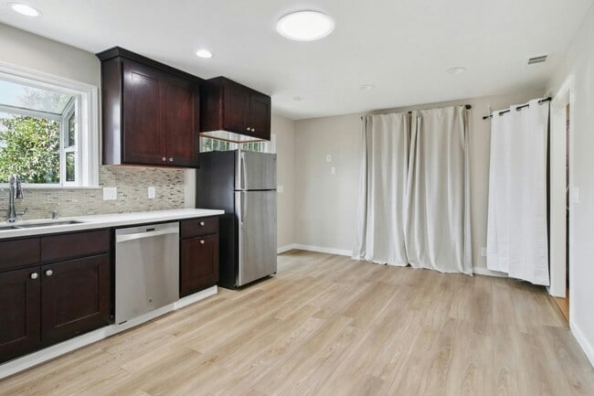 105 S King Rd in San Jose, CA - Building Photo - Building Photo