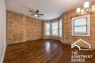 1756 W Montrose Ave, Unit 1 in Chicago, IL - Building Photo