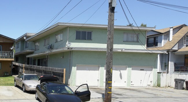 2023 Vicksburg Ave in Oakland, CA - Foto de edificio - Building Photo