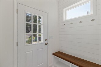 5646 Native Oak Dr in Tallahassee, FL - Foto de edificio - Building Photo
