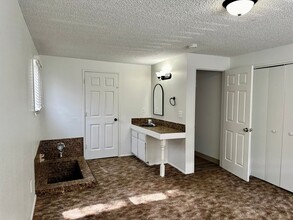 1835 Dawn Ct in Klamath Falls, OR - Building Photo - Building Photo