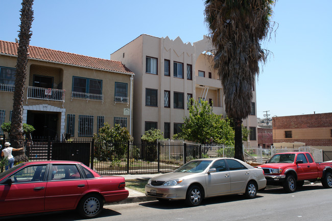 250 S Catalina St in Los Angeles, CA - Building Photo - Building Photo