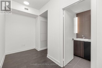 35-2935 Mercer St in Toronto, ON - Building Photo - Building Photo