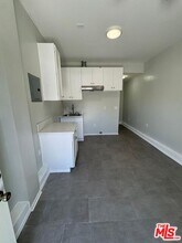 8517 Reading Ave in Los Angeles, CA - Foto de edificio - Building Photo