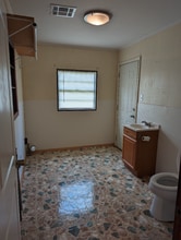 511 E Santa Clara St in New Iberia, LA - Foto de edificio - Building Photo
