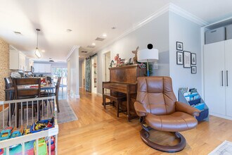 221 Neponset Ave, Unit #2 in Boston, MA - Foto de edificio - Building Photo