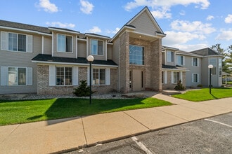 Meadow Springs Apartments in Holland, MI - Foto de edificio - Building Photo