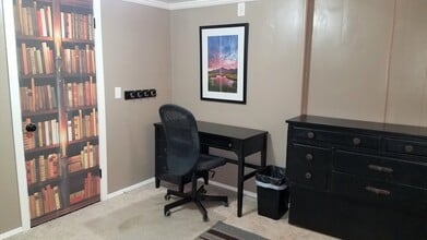 655 E Riviera Cir in South Salt Lake, UT - Building Photo - Building Photo