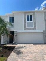 130 Nine Iron Dr in Davenport, FL - Building Photo