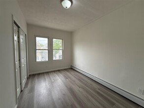 60-90-90 60th Rd in Queens, NY - Building Photo - Building Photo