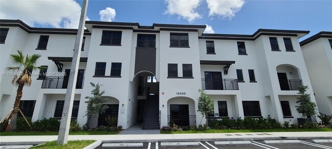 15540 SW 136th St in Miami, FL - Building Photo - Building Photo