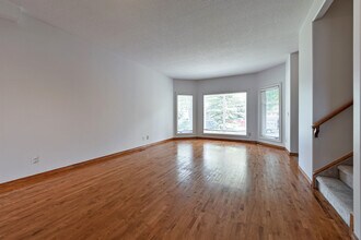 250-224 24 Ave NE in Calgary, AB - Building Photo - Building Photo