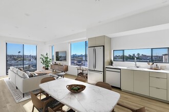 Gramercy Terrace in Los Angeles, CA - Foto de edificio - Interior Photo