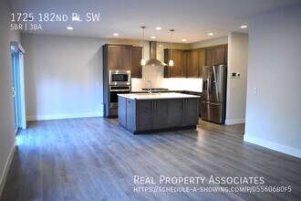 1725 182nd Pl SW in Lynnwood, WA - Building Photo - Building Photo