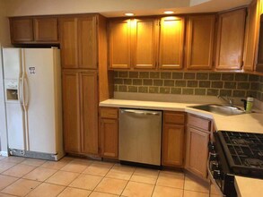 34 Krueger Ct in Newark, NJ - Building Photo - Building Photo