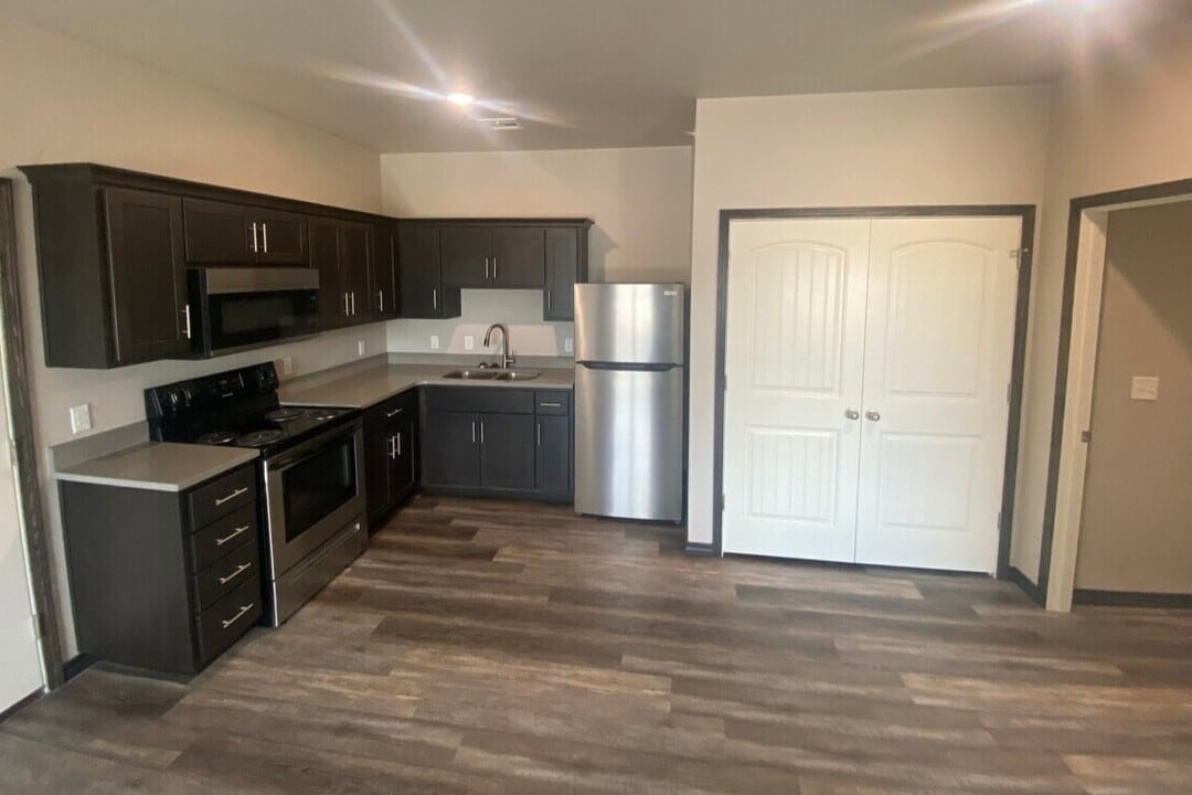 24 Eleven Jackson in Joplin, MO - Building Photo