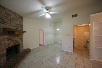 12212 Alderbrook Dr in Austin, TX - Building Photo - Building Photo