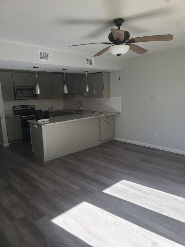 property at 4985 Catalina Cir