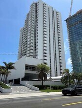 1370 S Ocean Blvd in Pompano Beach, FL - Foto de edificio - Building Photo