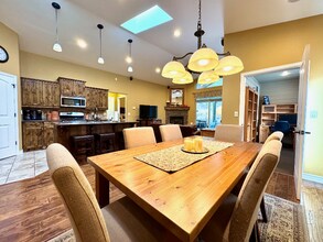 153 Oakmont Lp in Columbia Falls, MT - Foto de edificio - Building Photo