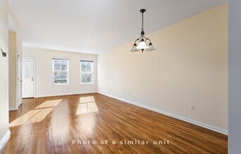 13 Dolsen Pl in Stamford, CT - Building Photo - Building Photo
