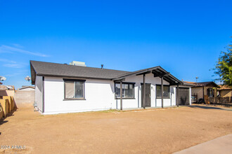 5948 W Holly St in Phoenix, AZ - Building Photo - Building Photo