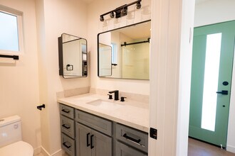 456 Atchison St in Pasadena, CA - Building Photo - Building Photo