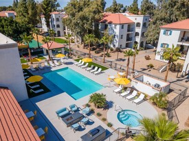 Solas Glendale Apartments