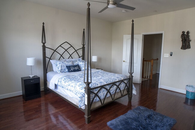 604 Kingfisher Ave, Unit Upper in Gaithersburg, MD - Foto de edificio - Building Photo