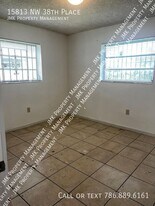 15813 NW 38th Pl in Miami Gardens, FL - Foto de edificio - Building Photo