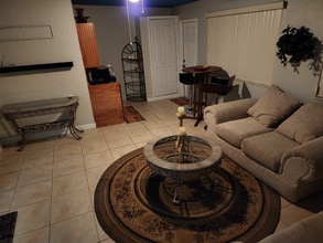 7909 NW 40th St-Unit -B in Hollywood, FL - Foto de edificio - Building Photo