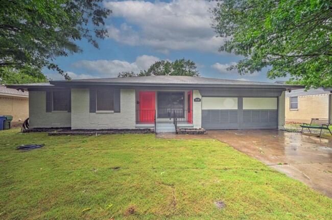 2138 Lynbrook Ln