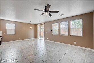 9217 Valley Betica Ave in Las Vegas, NV - Building Photo - Building Photo